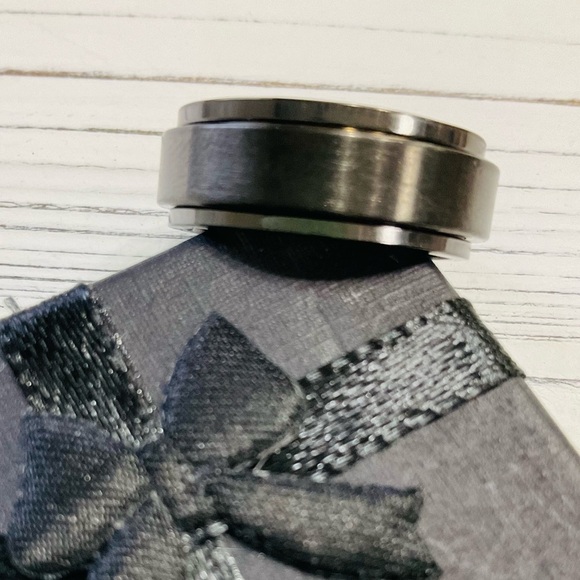 Unisex Black Rotating Stainless Steel Fidget Ring Size 9 - Picture 3 of 8